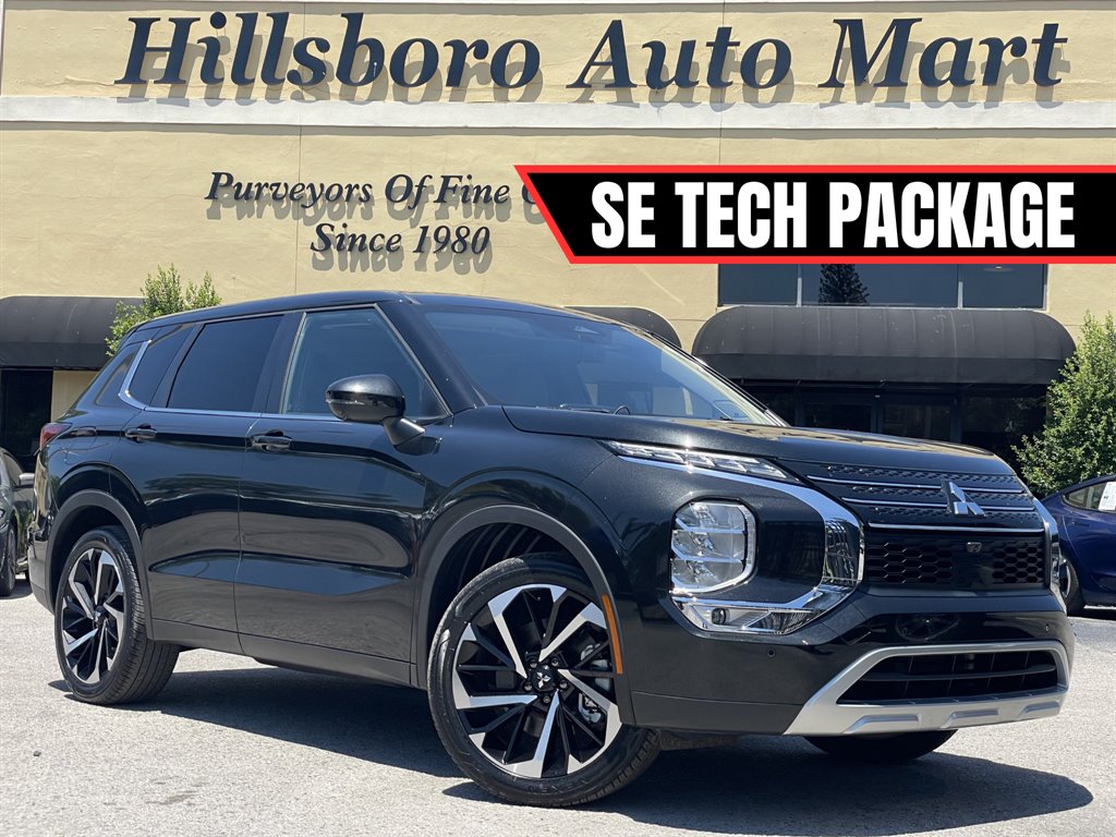 2023 Mitsubishi Outlander SE 2WD's photo