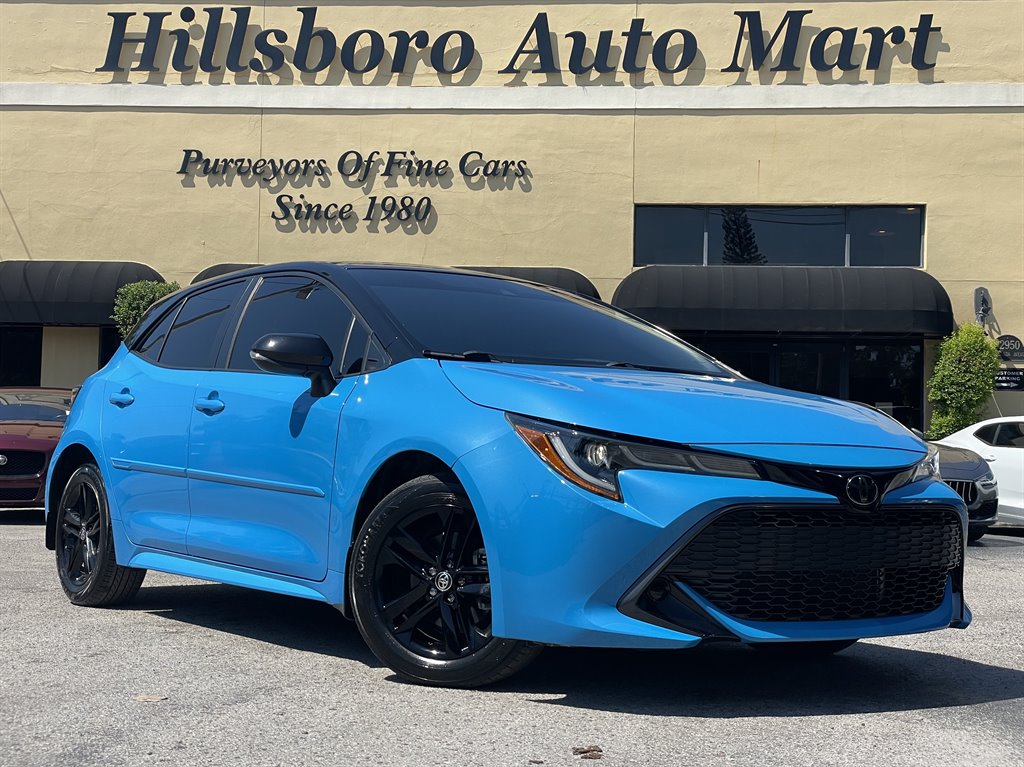 2022 Toyota Corolla Hatchback SE's photo