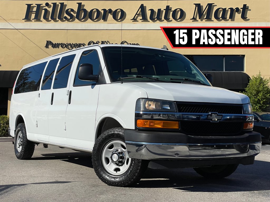 2017 Chevrolet Express Passenger LS's photo