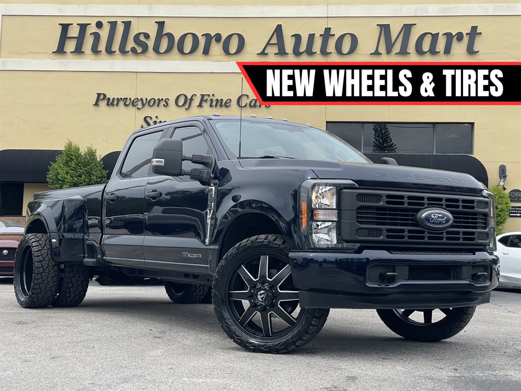 2023 Ford F-350 Super Duty XL's photo